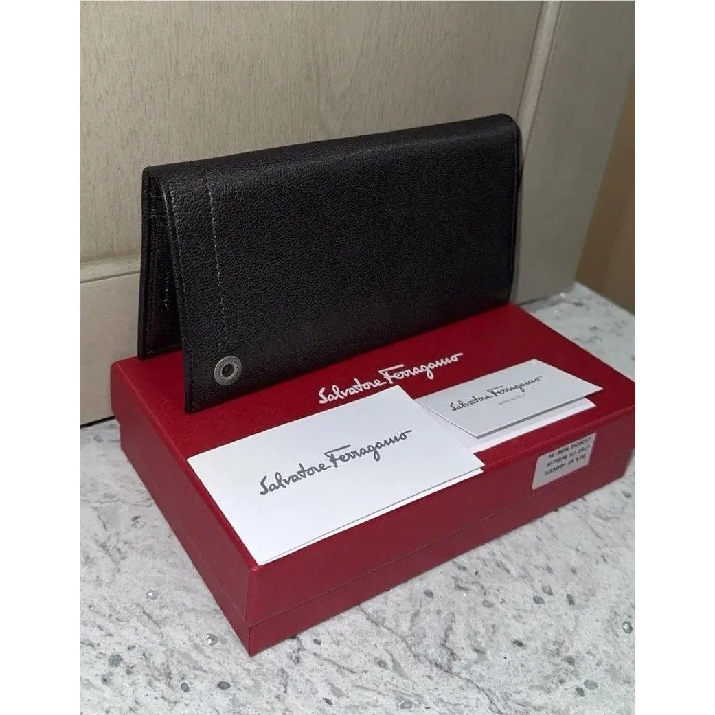 Salvatore Ferragamo Men’s Black Leather Bi-fold Wallet -authentic