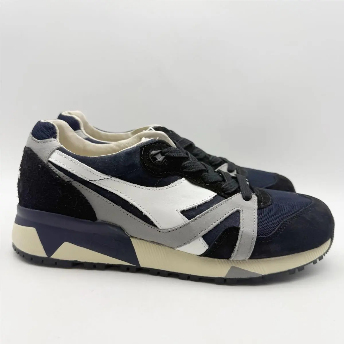 Diadora shoes - Black 1