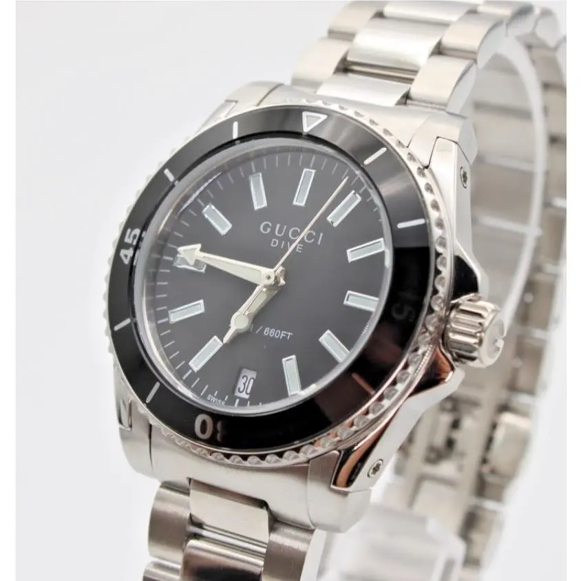 Gucci Dive Watch 32 MM YA136403 Quartz Stainless Steel Black Silver