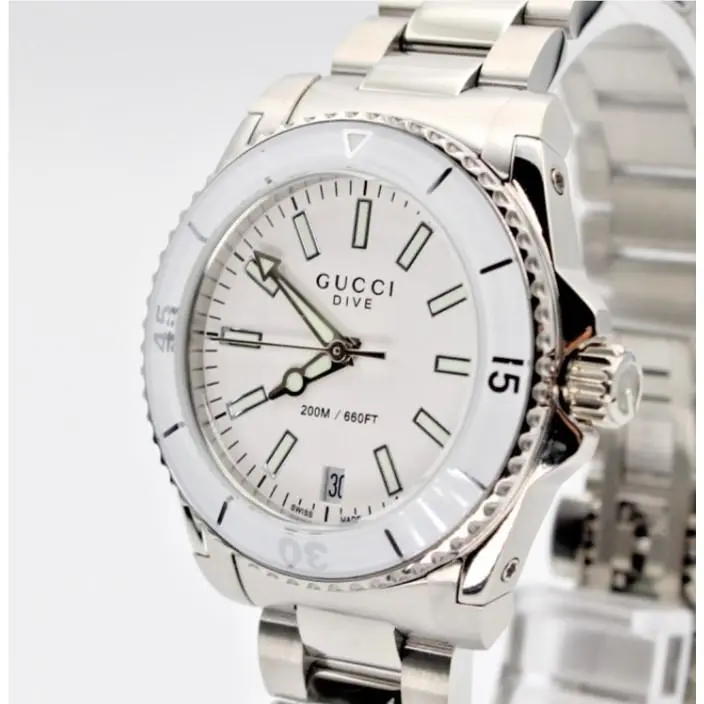 Gucci 32 MM YA136402 Ladies White Dial Dive Watch