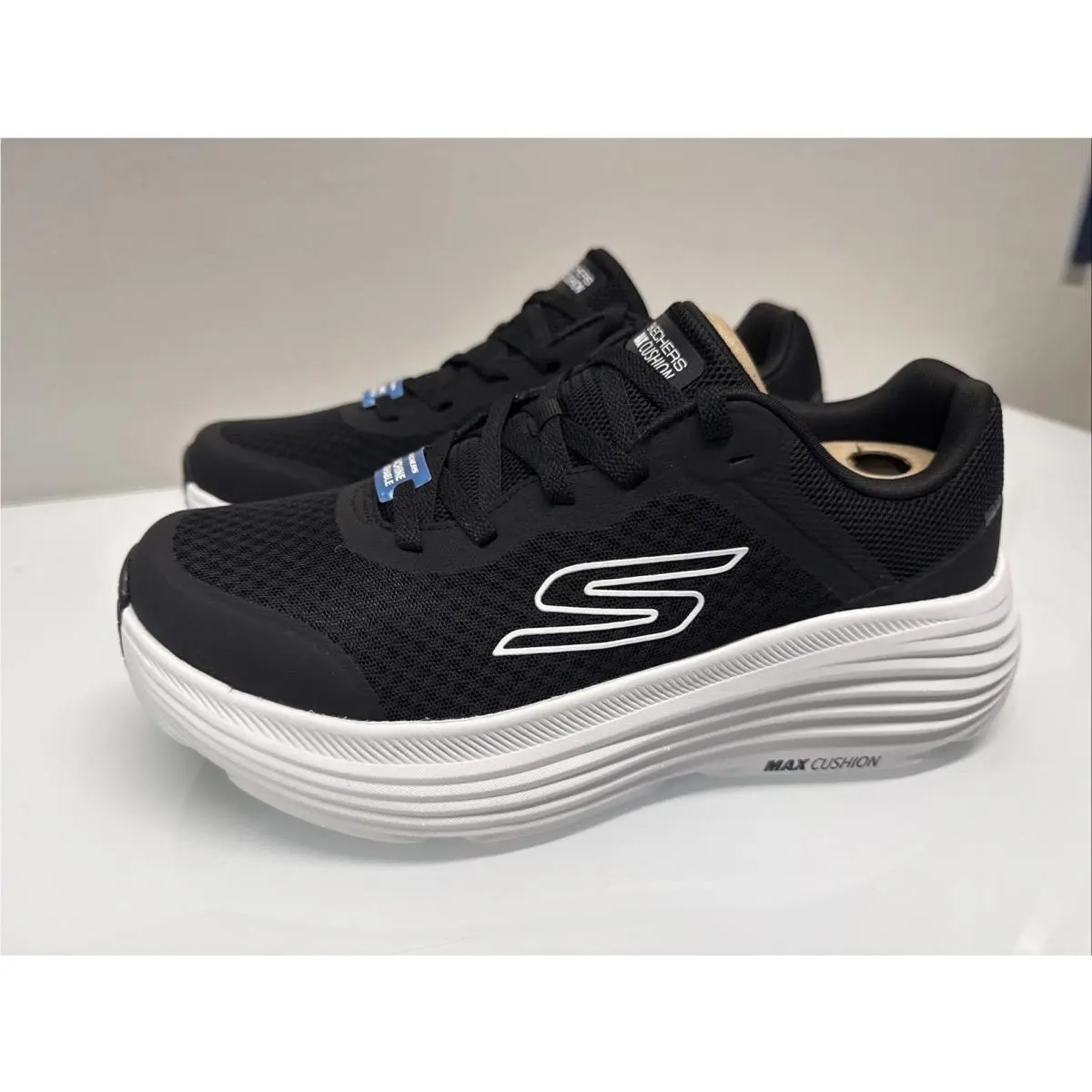 Skechers Max Cushioning Endeavour Black/white 220613WW Men`s 9.5 Extra Wide