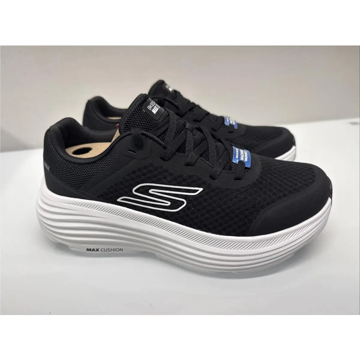 Skechers shoes - Skechers Max Cushioning Endeavour - Max Cushioning Endeavour - 220613WW - Black 0