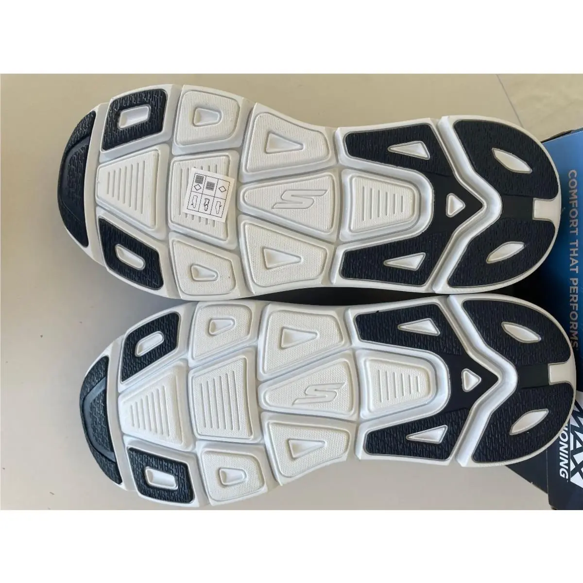 Skechers shoes - MAX CUSHIONING PREMIER VANTAGE - MAX CUSHIONING PREMIER VANTAGE - 54450 - Navy (UPC: 193642754230) 1