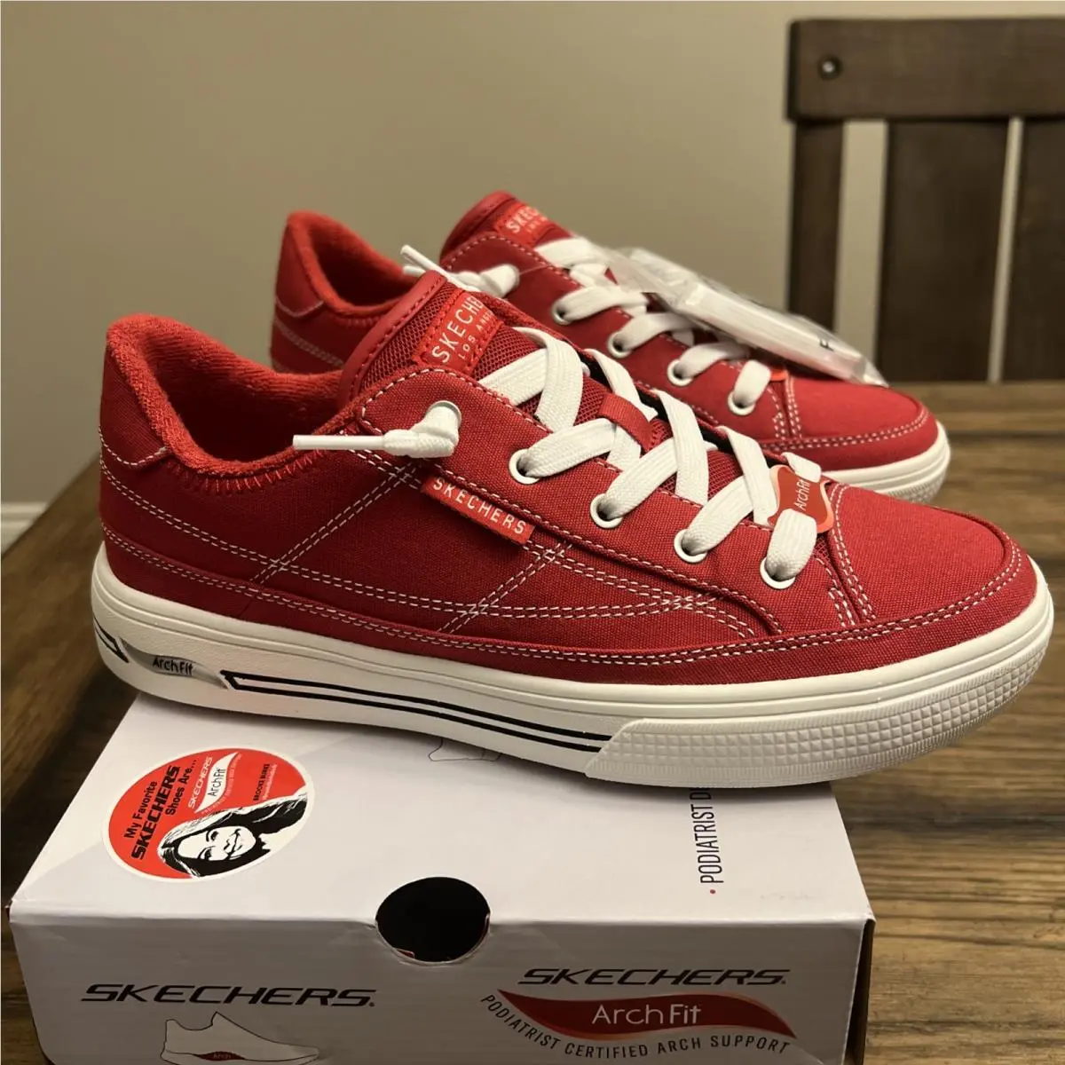 Skechers/sneakers Arch Fit Arcade-arcata Red Size 8.5 Women`s ..R14