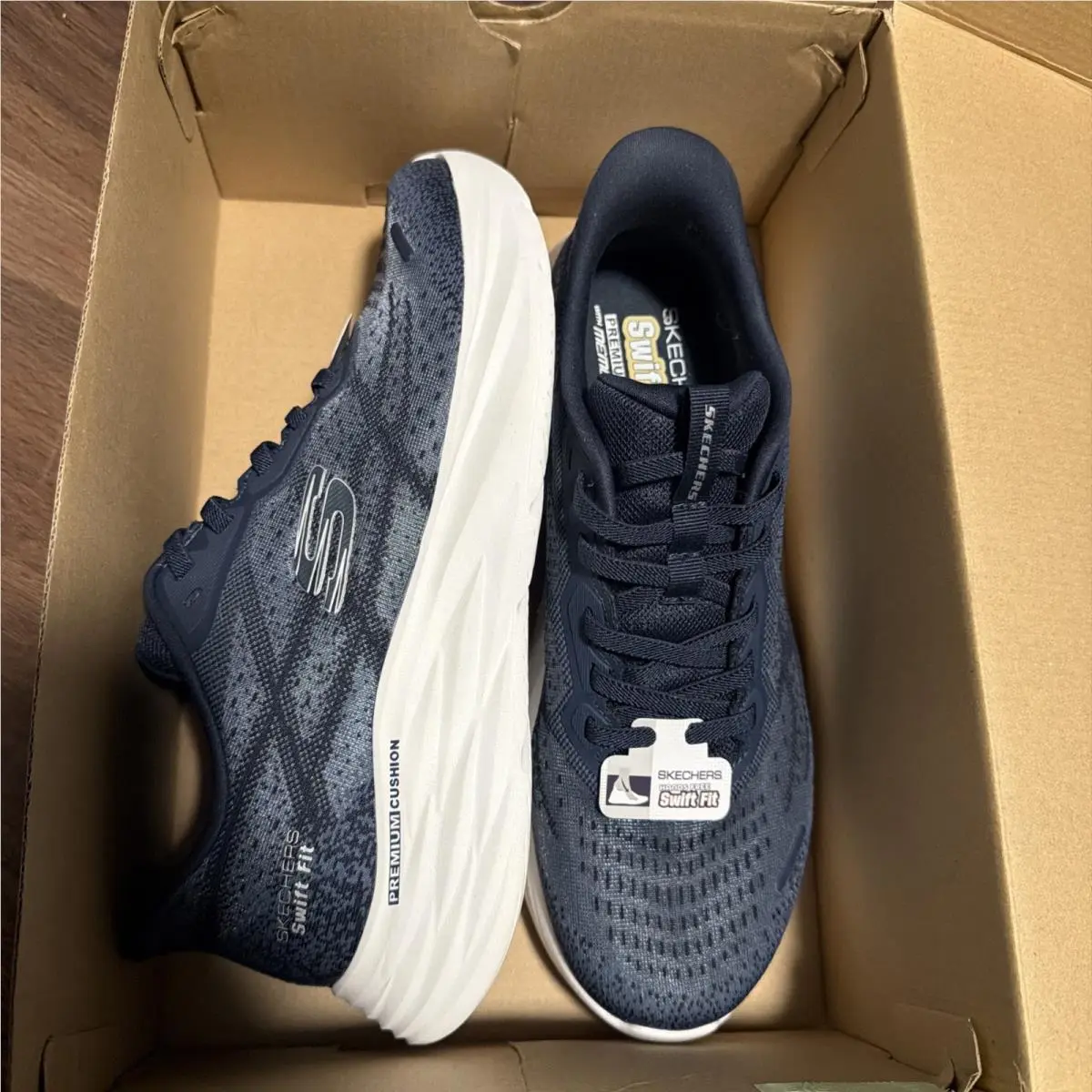 Men`s Skechers Hands Free Skech-edge Swift Fit Shoes Sz 9.5