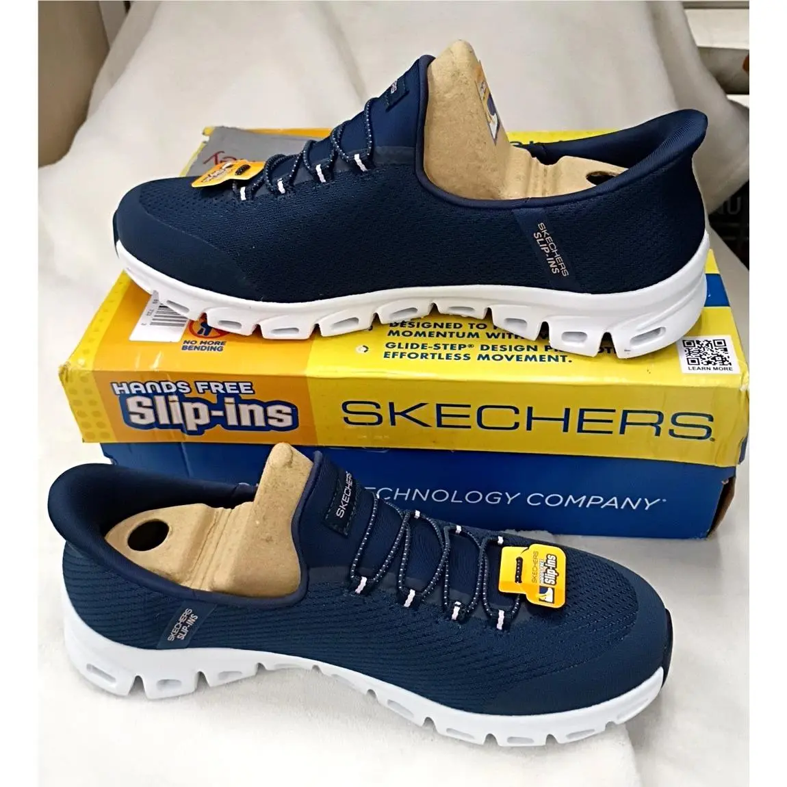 Skechers Slip-ins Glide-step Pursuit Navy Sneaker Women`s Size 9.5