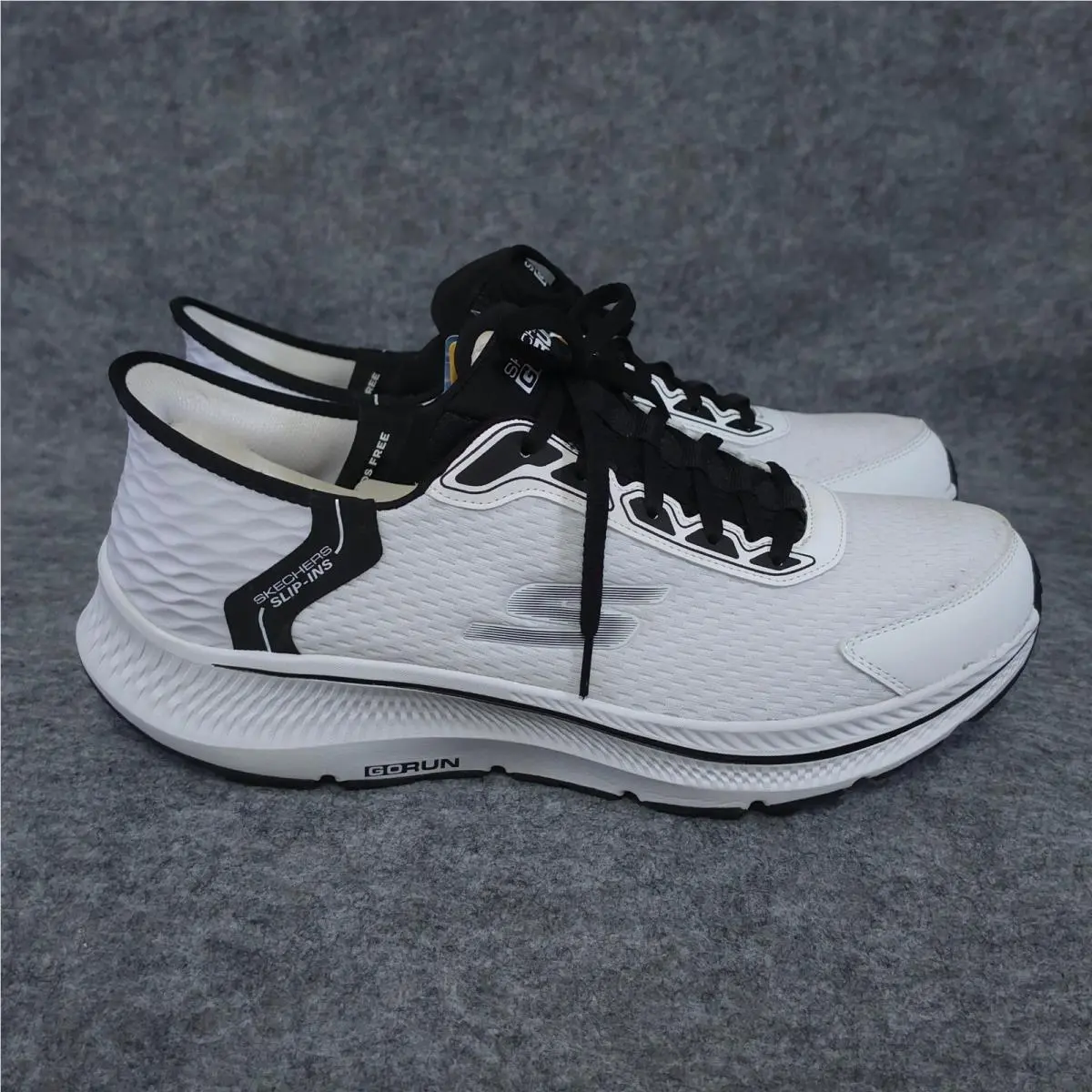 Skechers Mens Hands Free Slip-ins Go Run Consistent 2.0 Size 13 White Black