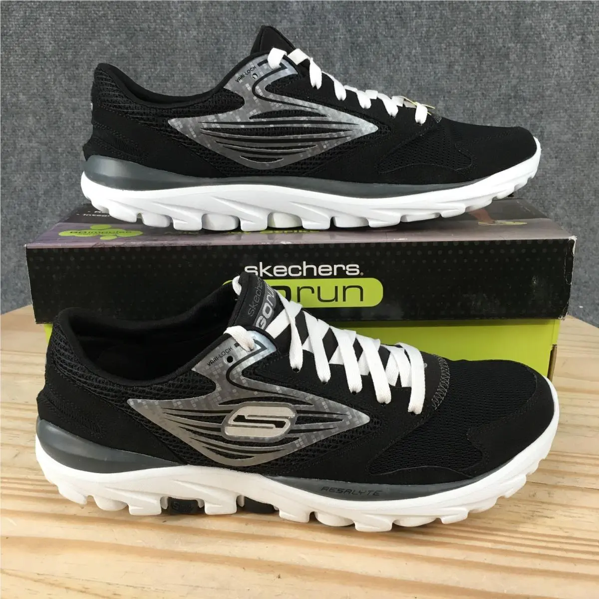 Skechers Gorun Shoes Mens 10 Athletic Lace Up Sneakers 53500 Black Silver