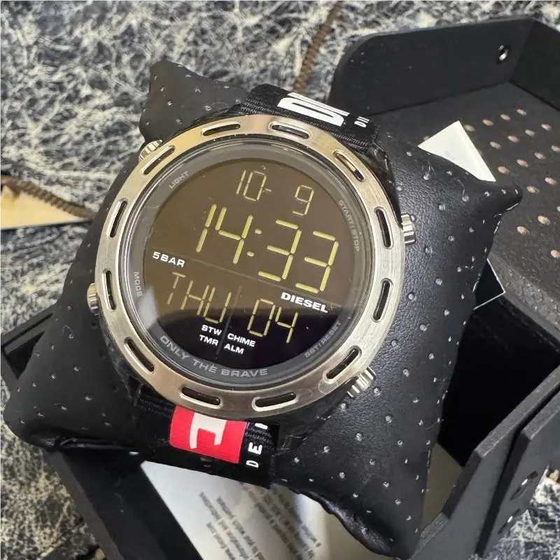 Diesel Crusher Quartz Analog-digital Black Dial Men`s Watch DZ1914