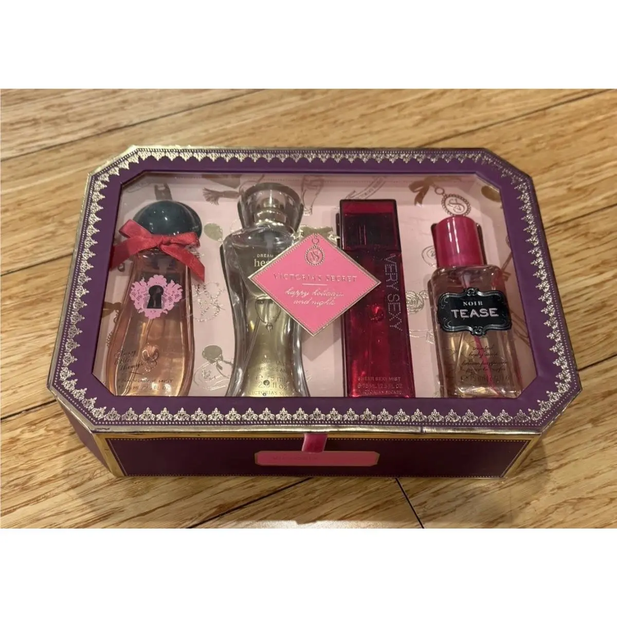 Victoria’s Secret 4 Piece Gift Set Mist Each 2.5 Oz Happy Holidays Nights Rare