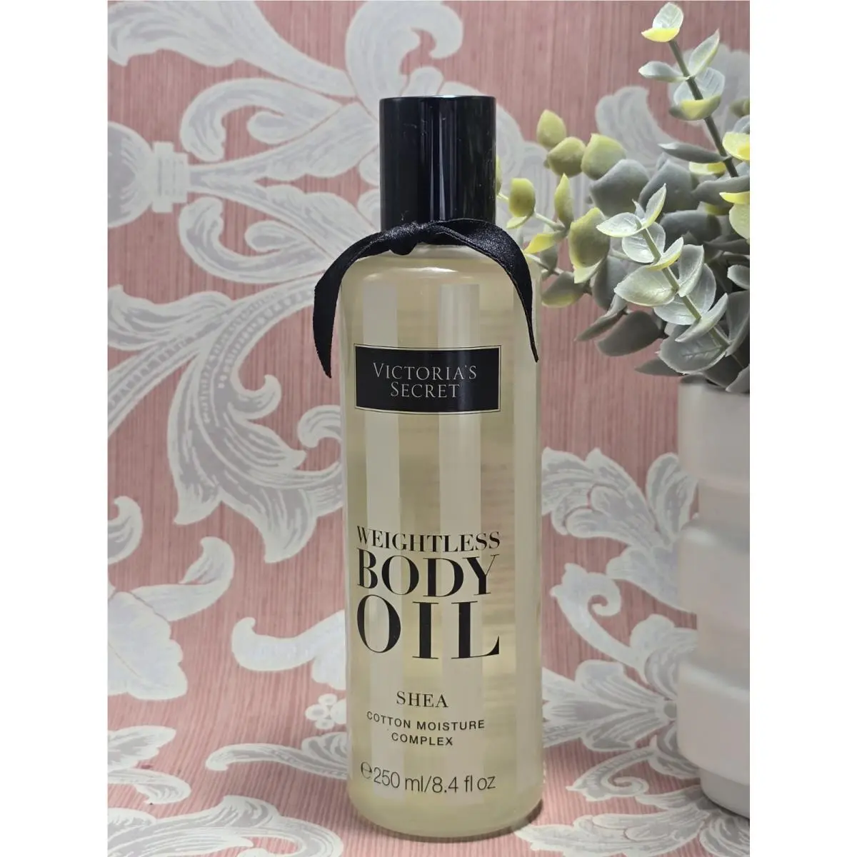 Victoria`s Secret Weightless Body Oil Shea Cotton Moisture Complex 8.4 Oz/250 ML