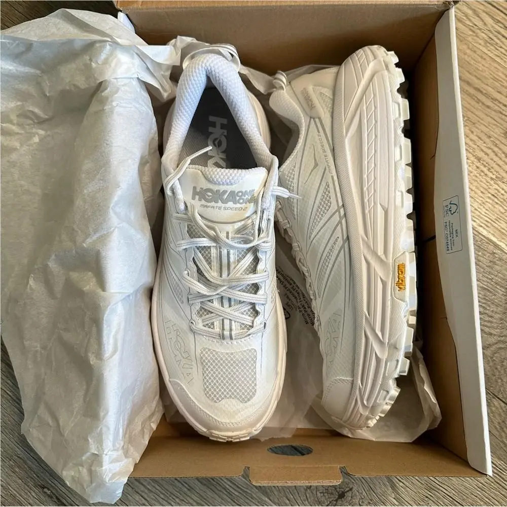 Hoka shoes - White 3