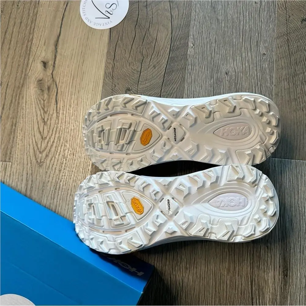 Hoka shoes - White 2