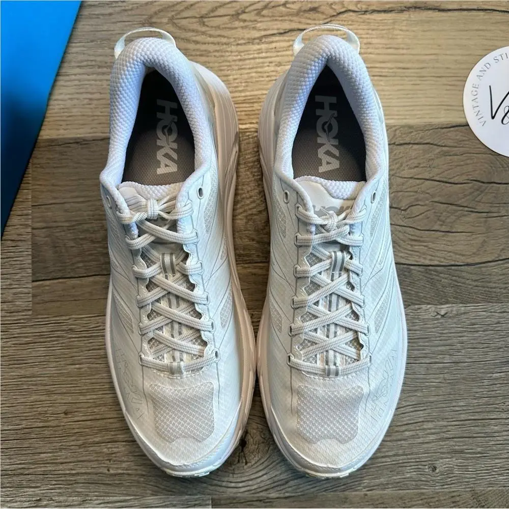 Hoka shoes - White 3