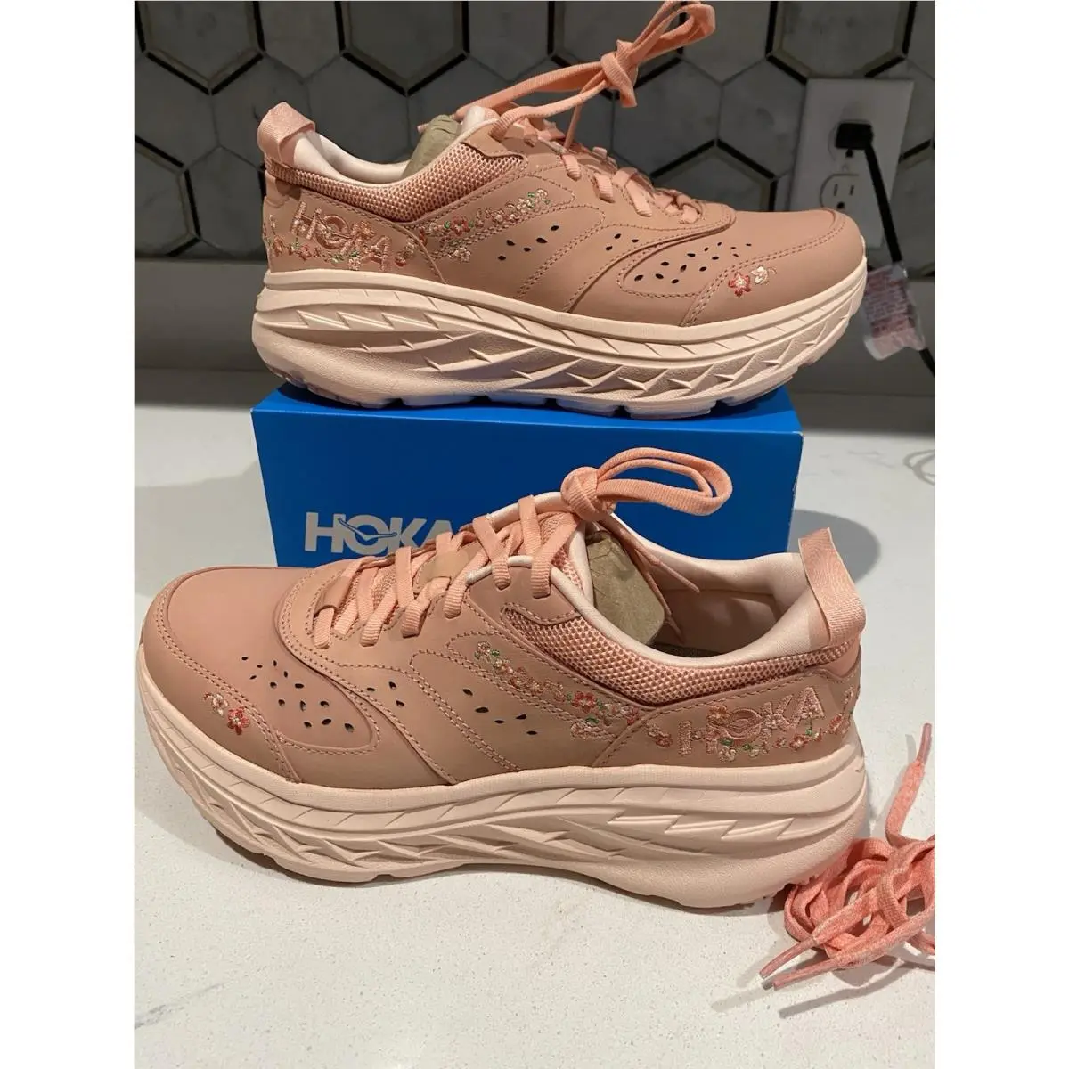 Womens Hoka Vibrant Bloom Bondi L BP Running Shoes Size 8.5 Also Mens 7.5