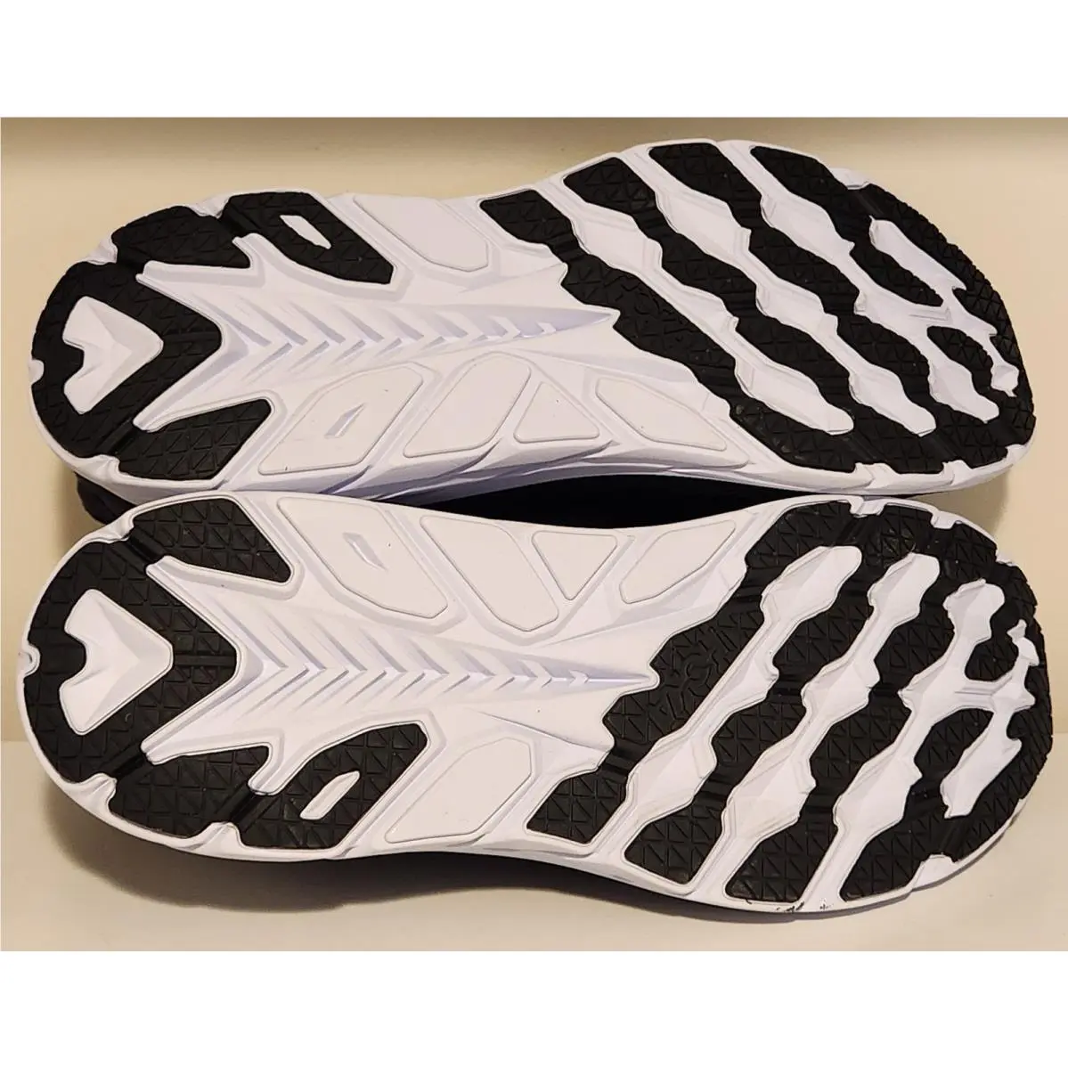 Hoka shoes - Hoka One One Clifton 8 - Gray 4