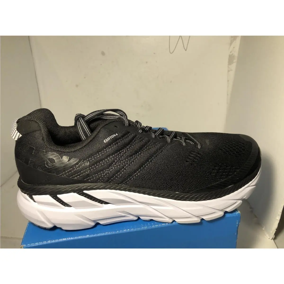 Hoka One One Clifton 6 Running Shoes Size 10.5 D Black/white 1102872 Woman’s