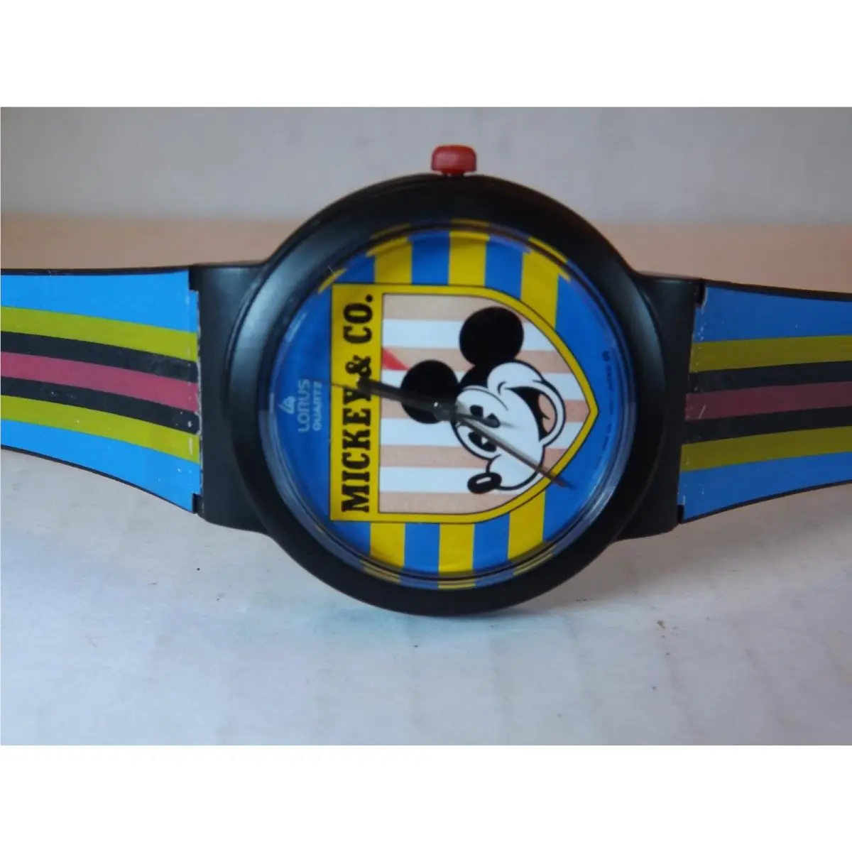 Disney Seiko Lorus Mens Vintage Mickey Mouse Watch Crest of M -retired-vhtf-new