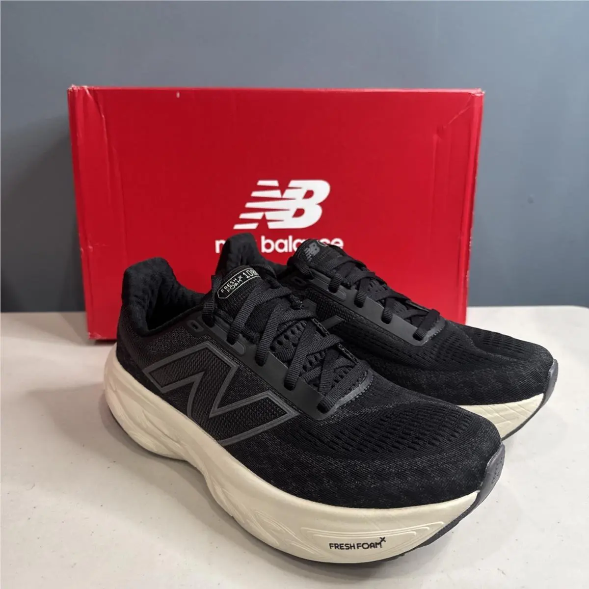 New Balance Fresh Foam X 1080v14 Women`s Size 7 B Black Sneaker Running Shoes