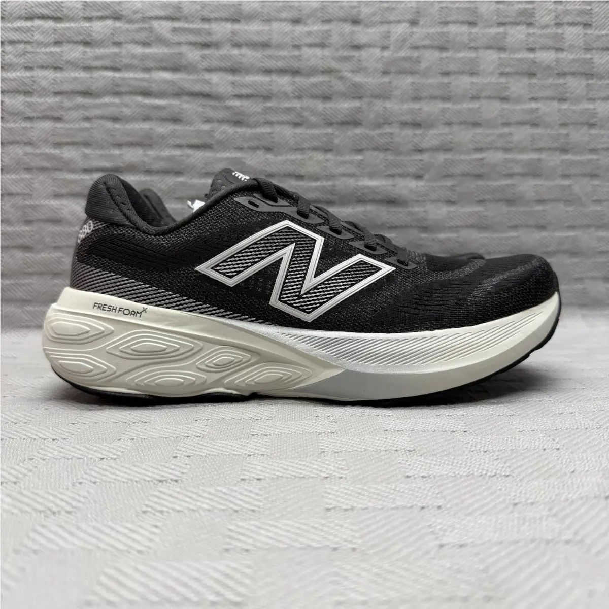 New Balance Shoes Womens Size 8 Black White Fresh Foam X 880v15 Running W880H15