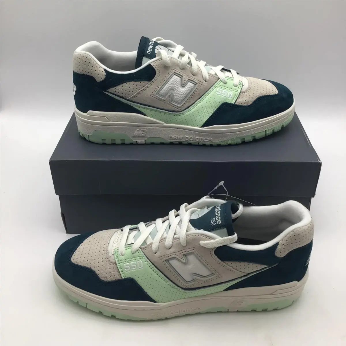 New Balance 550 Mens Green Grey Retro Basketball Sneakers BB550FLV Size 11.5 New