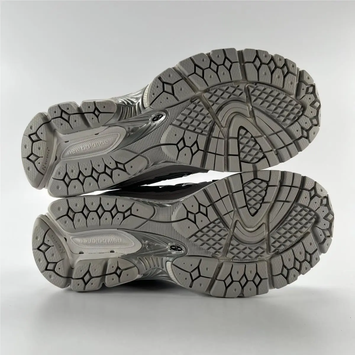 New Balance shoes - New Balance 1906D Protection Pack Silver Metallic - Silver 4
