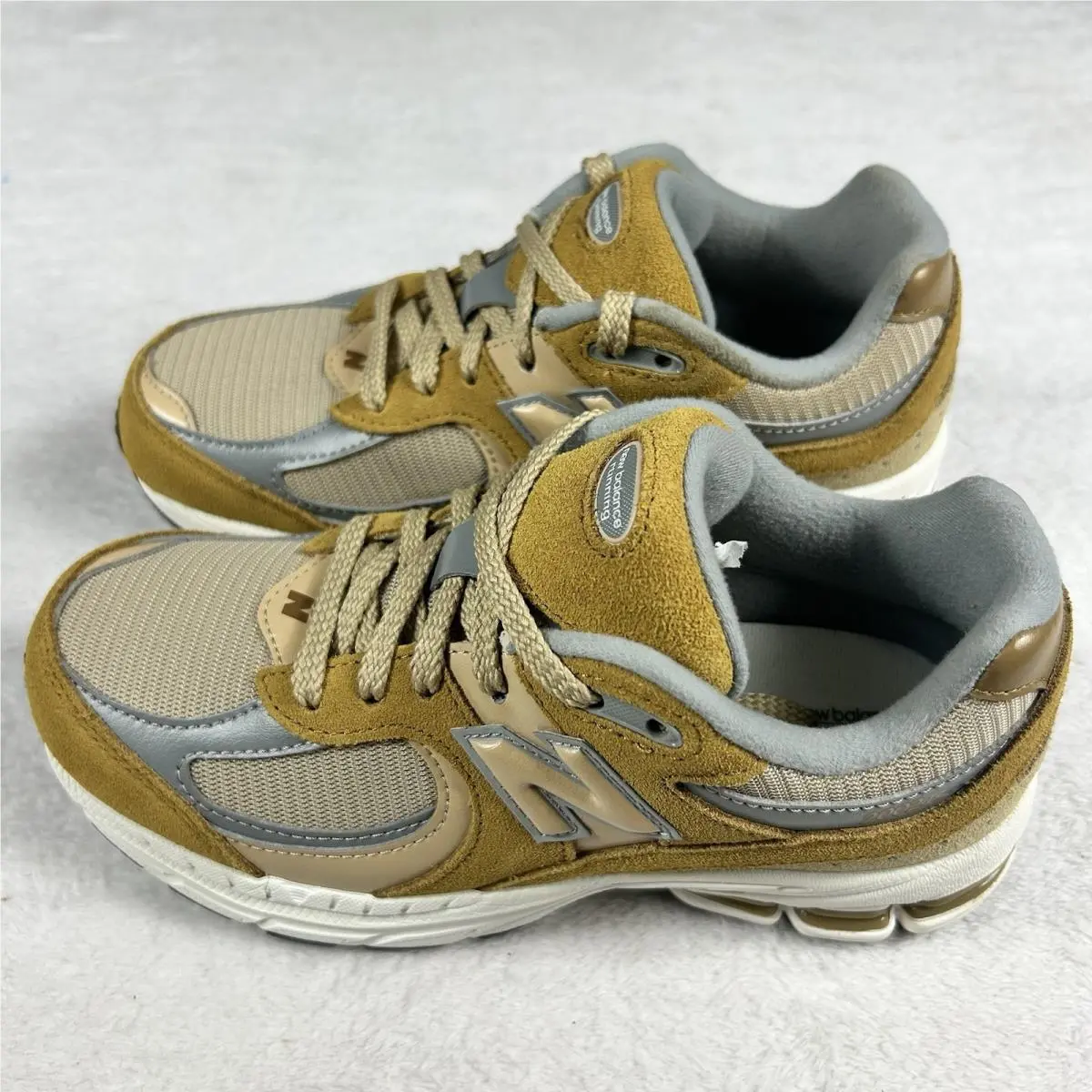 New Balance shoes - New Balance 2002 - Beige (UPC: 0197967815096) 0