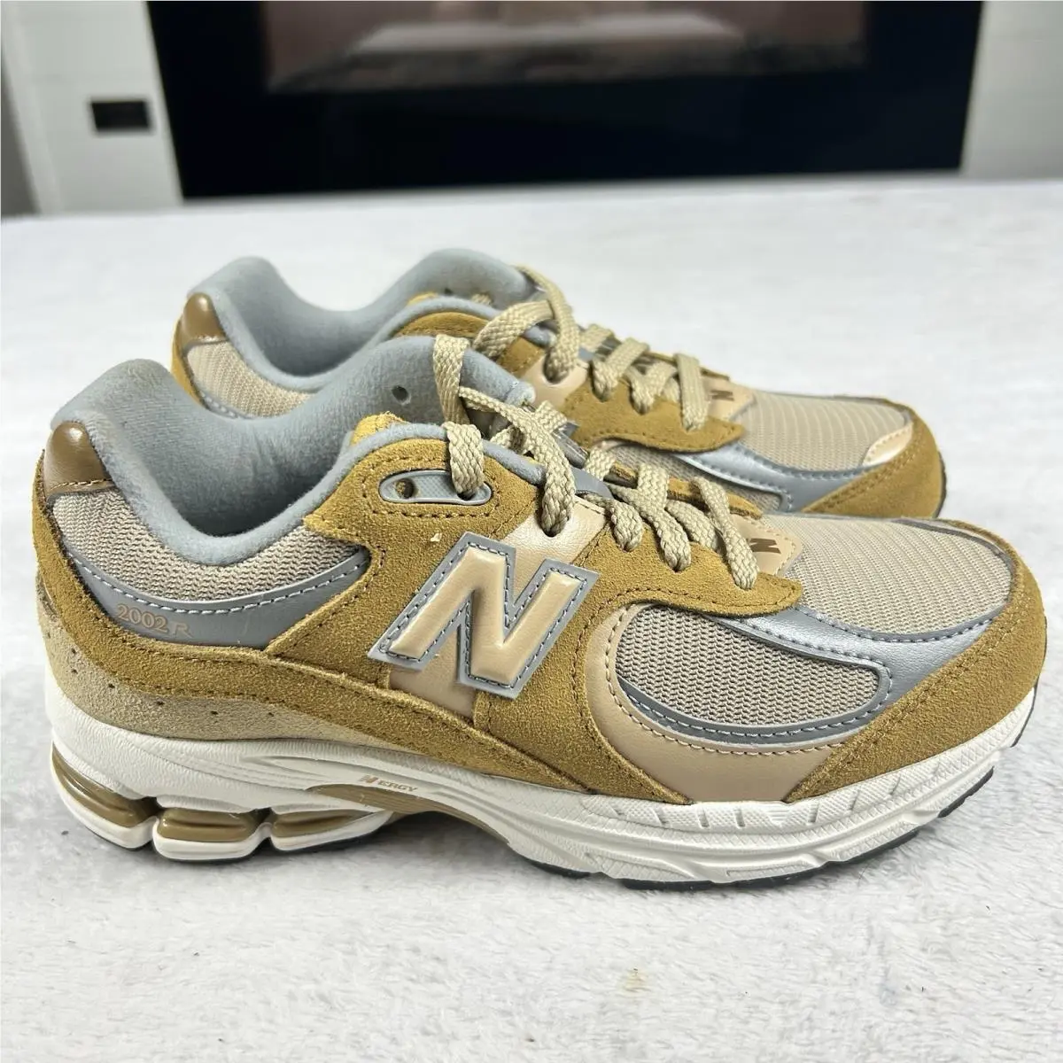 New Balance shoes - New Balance 2002 - Beige (UPC: 0197967815096) 8