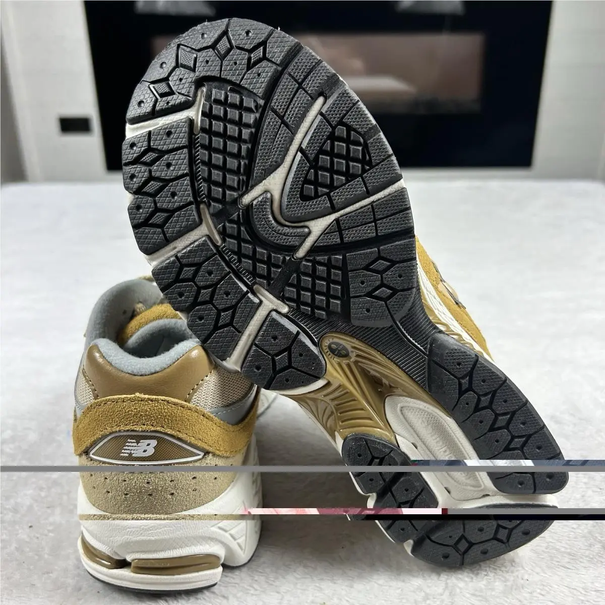 New Balance shoes - New Balance 2002 - Beige (UPC: 0197967815096) 11