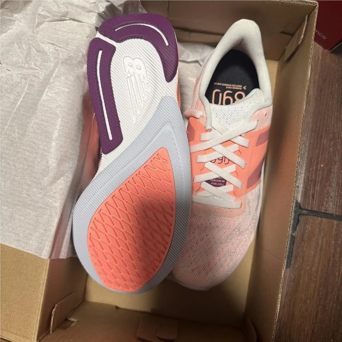 New Balance shoes - 890 v8 - White/Peach/Purple 2