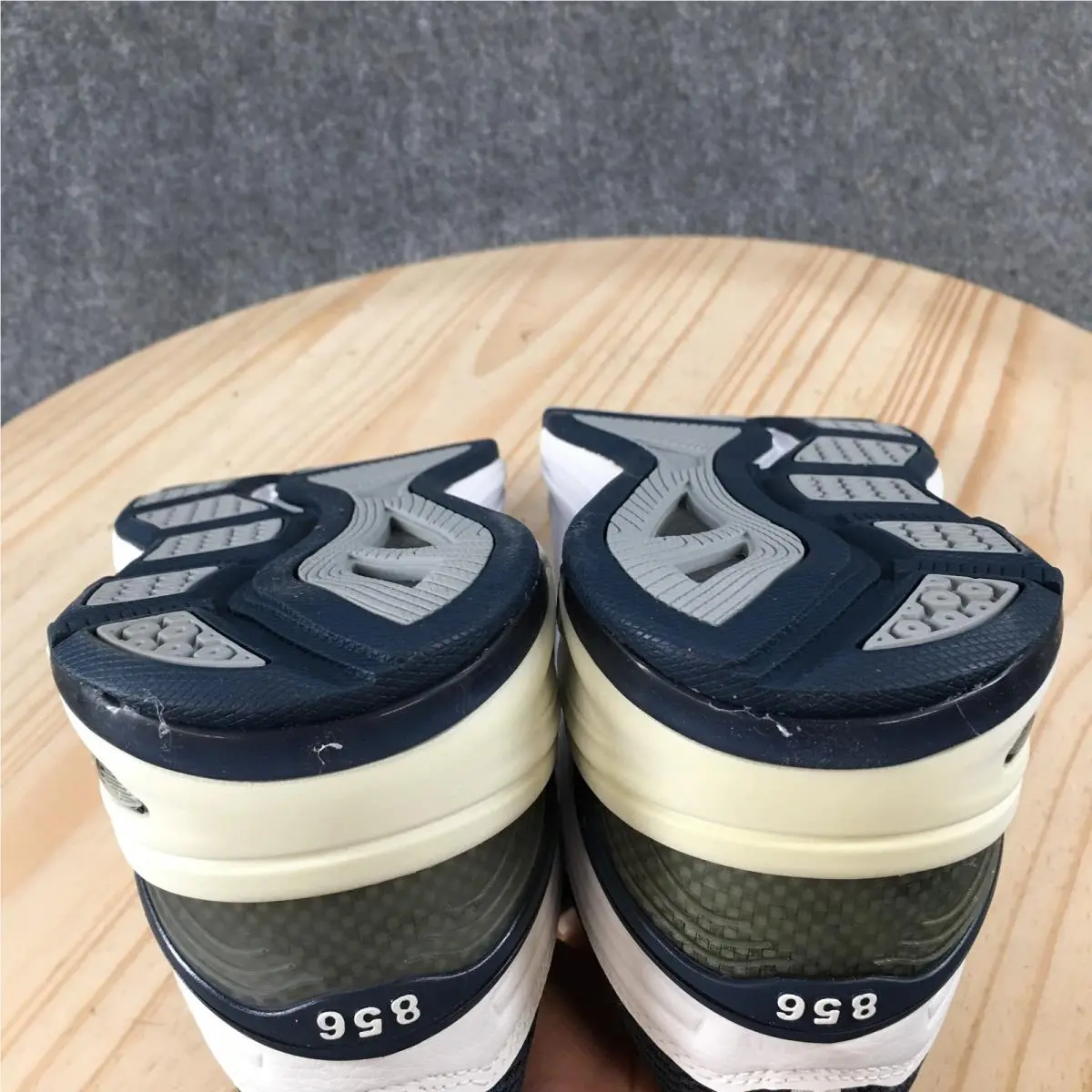 New Balance shoes - White 9