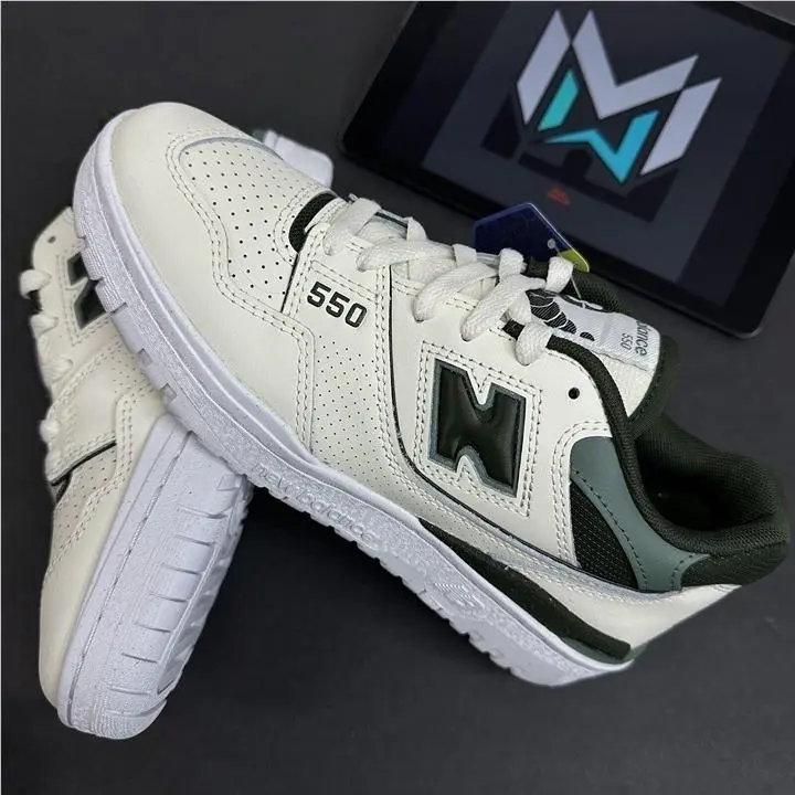 New Balance 550 Sneakers Angora Green BBW550DI Women’s Size 9B Nby