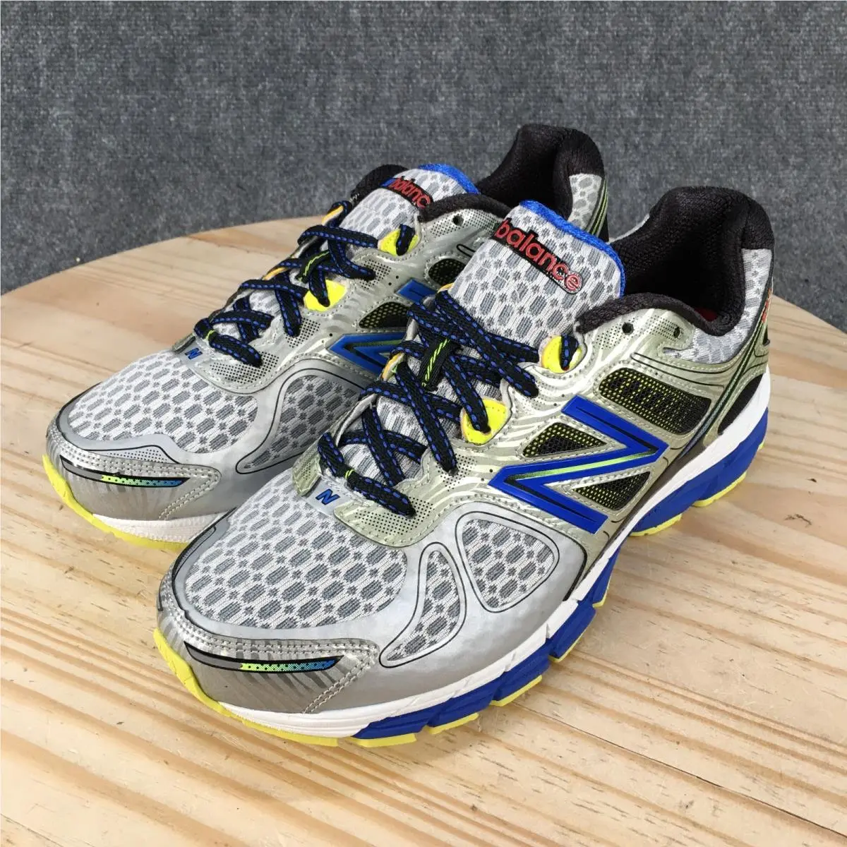 New Balance shoes - Silver 4