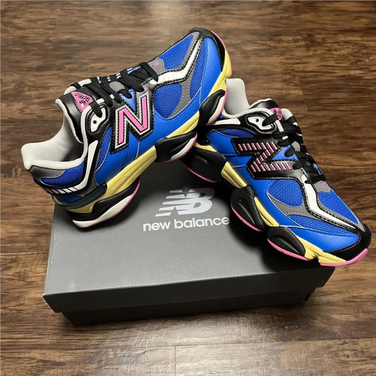New Balance 9060 Blue Pink Sneakers Women’s Size 8 New