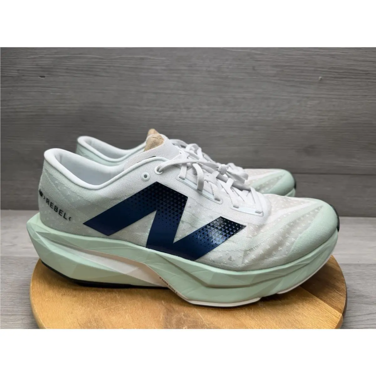 New Balance Fuelcell Rebel v4 Mfcx CE 4. Green/white. Men’s 12.5 2E