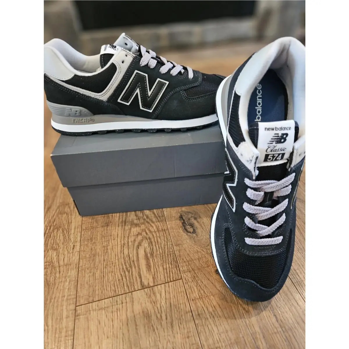 New Balance 574 Core Classics Black/white Size 9M/10.5W