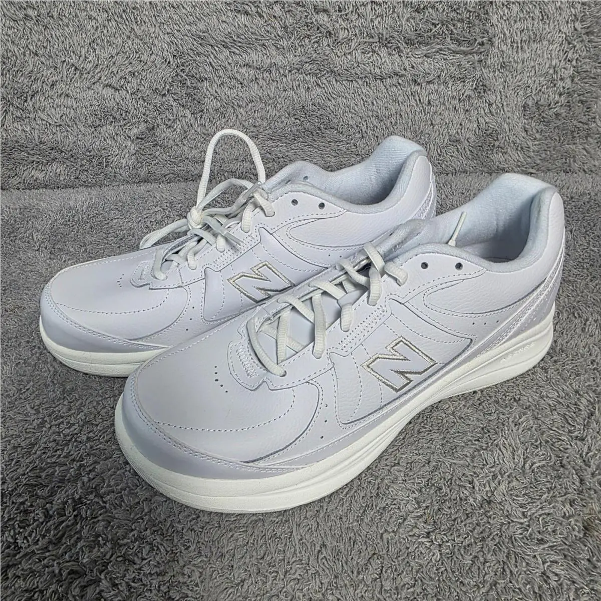 New Balance 577 Walking Shoes White Leather Sneakers Womens 11 Men 9.5 New
