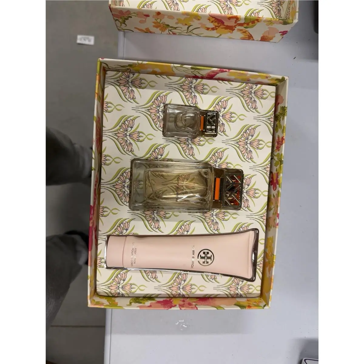 Tory Burch 3 Pcs Set: 3.4 oz Edp Spray 0.24 oz Edp 3.4 oz Body Lotion