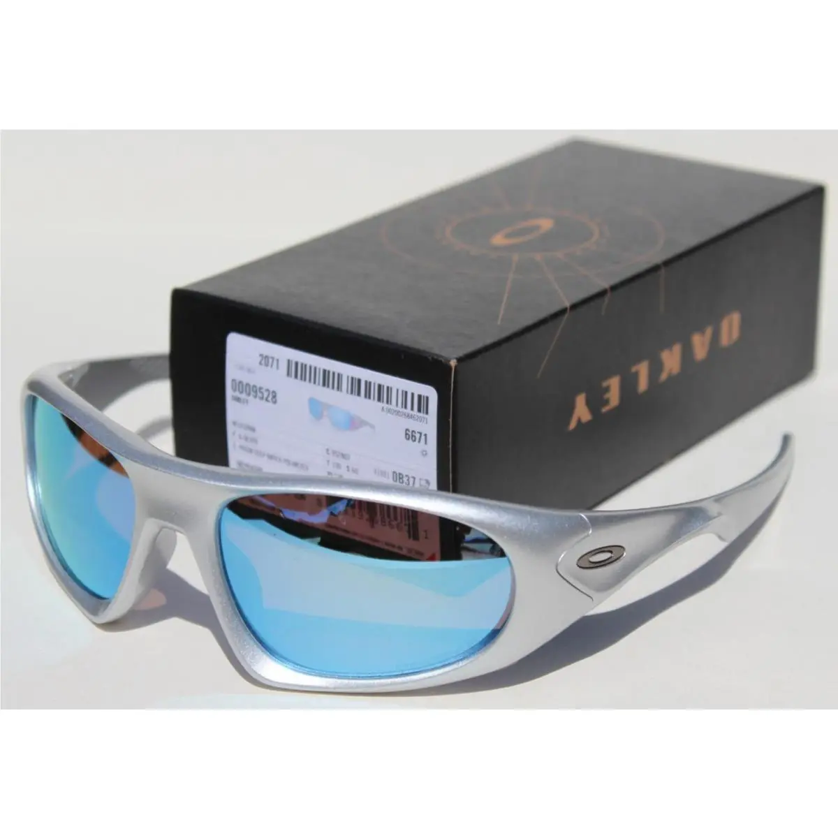 Oakley Neoforma Polarized Sunglasses X-silver/prizm Deep Water OO9528-07