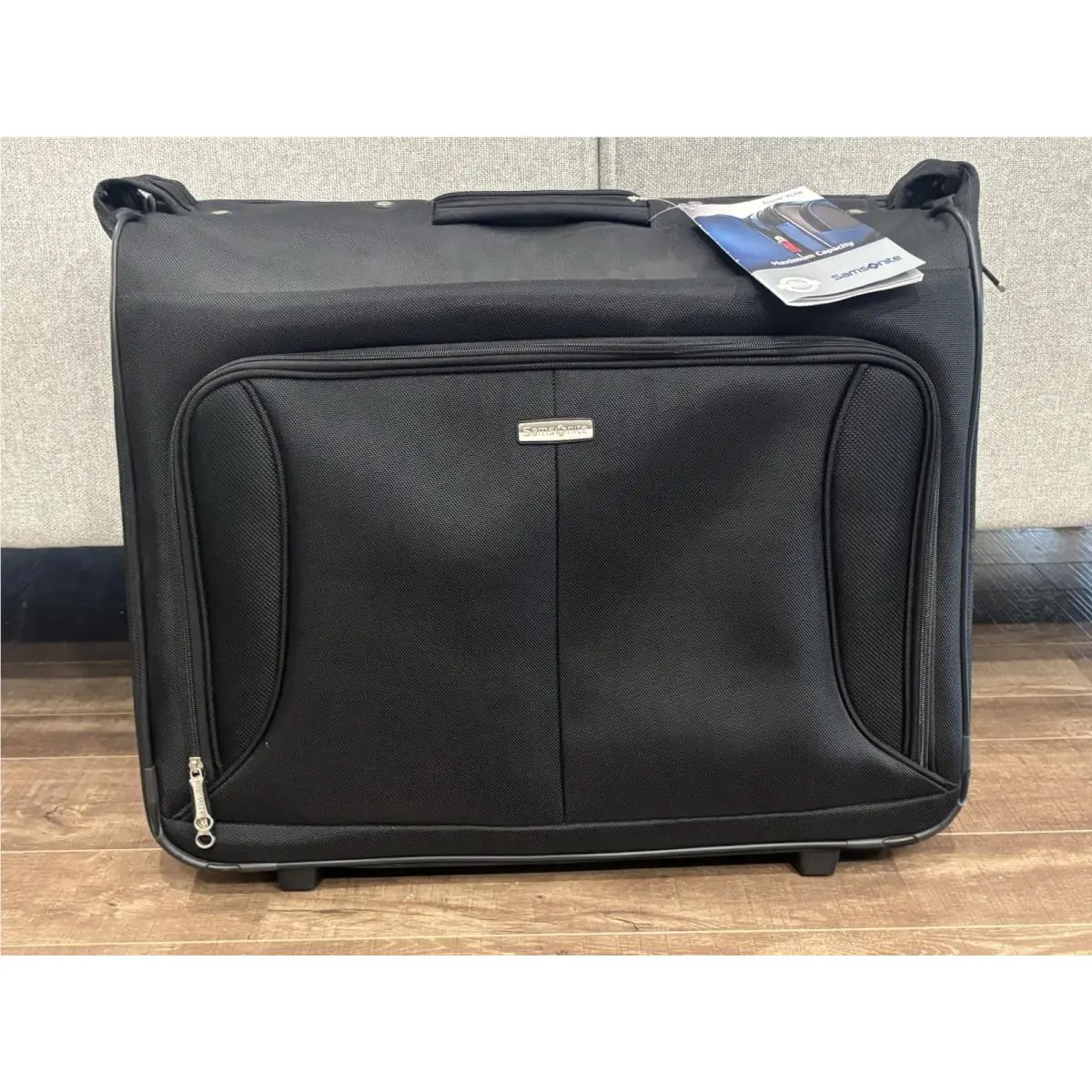 Samsonite Unisex Aspire Xlite Black Wheeled Travel Luggage Garment Bag