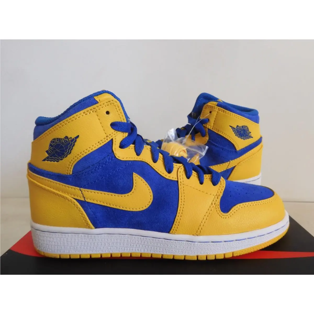 Nike shoes - Air Jordan 1 - Air - Yellow 0