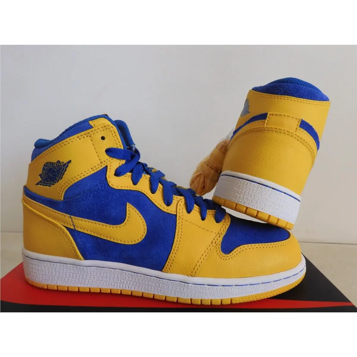 Nike shoes - Air Jordan 1 - Air - Yellow 1