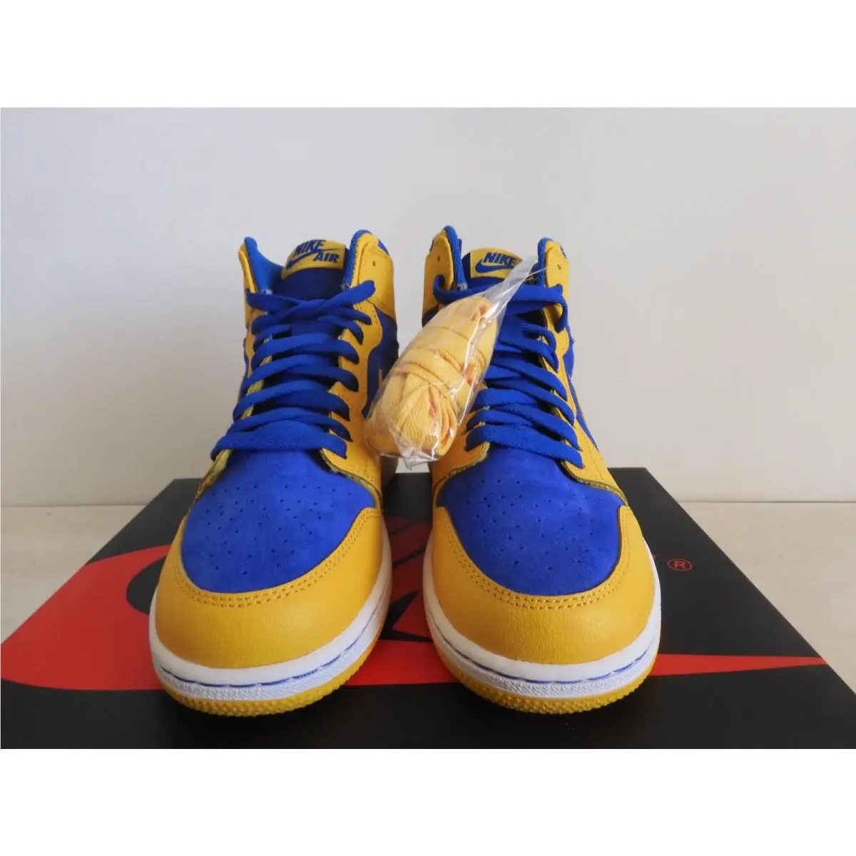 Nike shoes - Air Jordan 1 - Air - Yellow 2