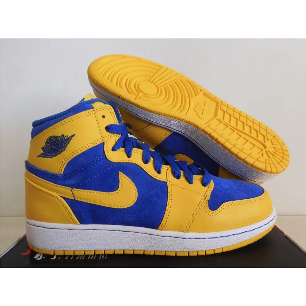 Nike shoes - Air Jordan 1 - Air - Yellow 15