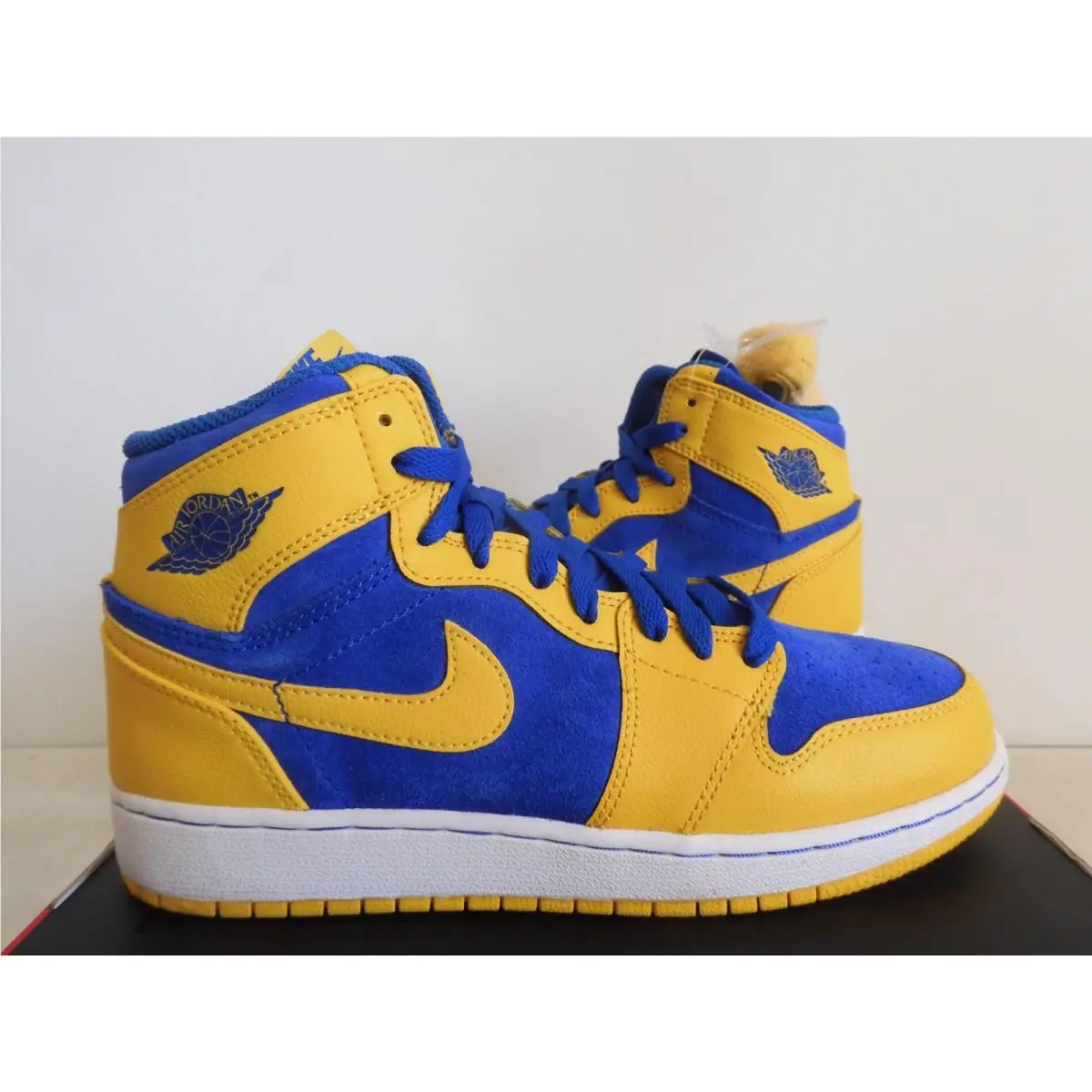 Nike shoes - Air Jordan 1 - Air - Yellow 16