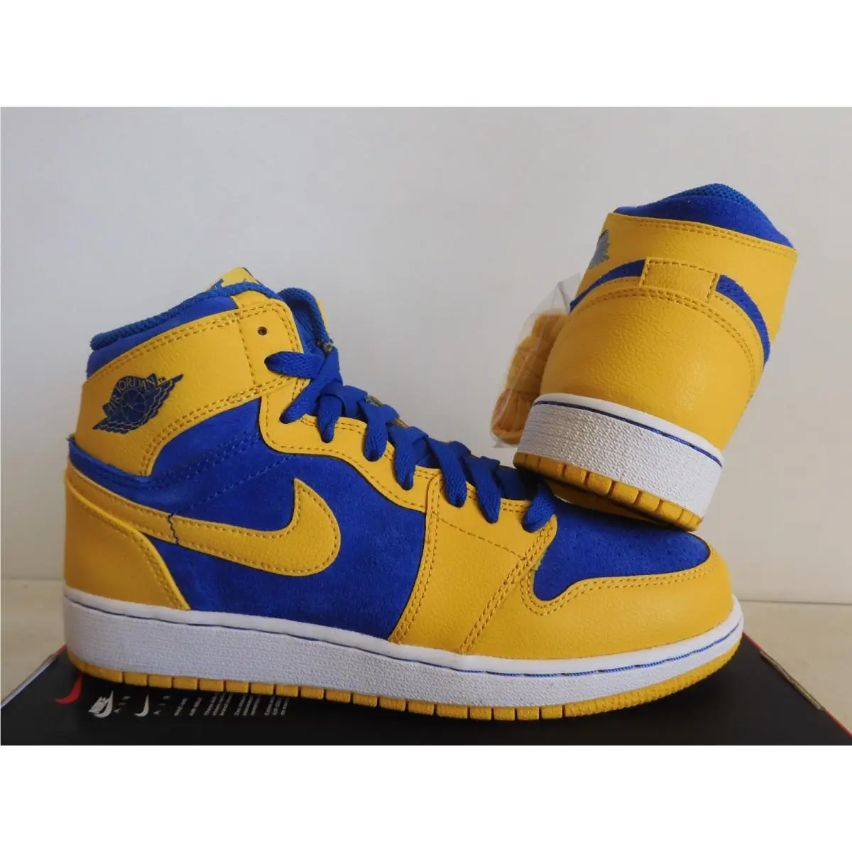 Nike shoes - Air Jordan 1 - Air - Yellow 17