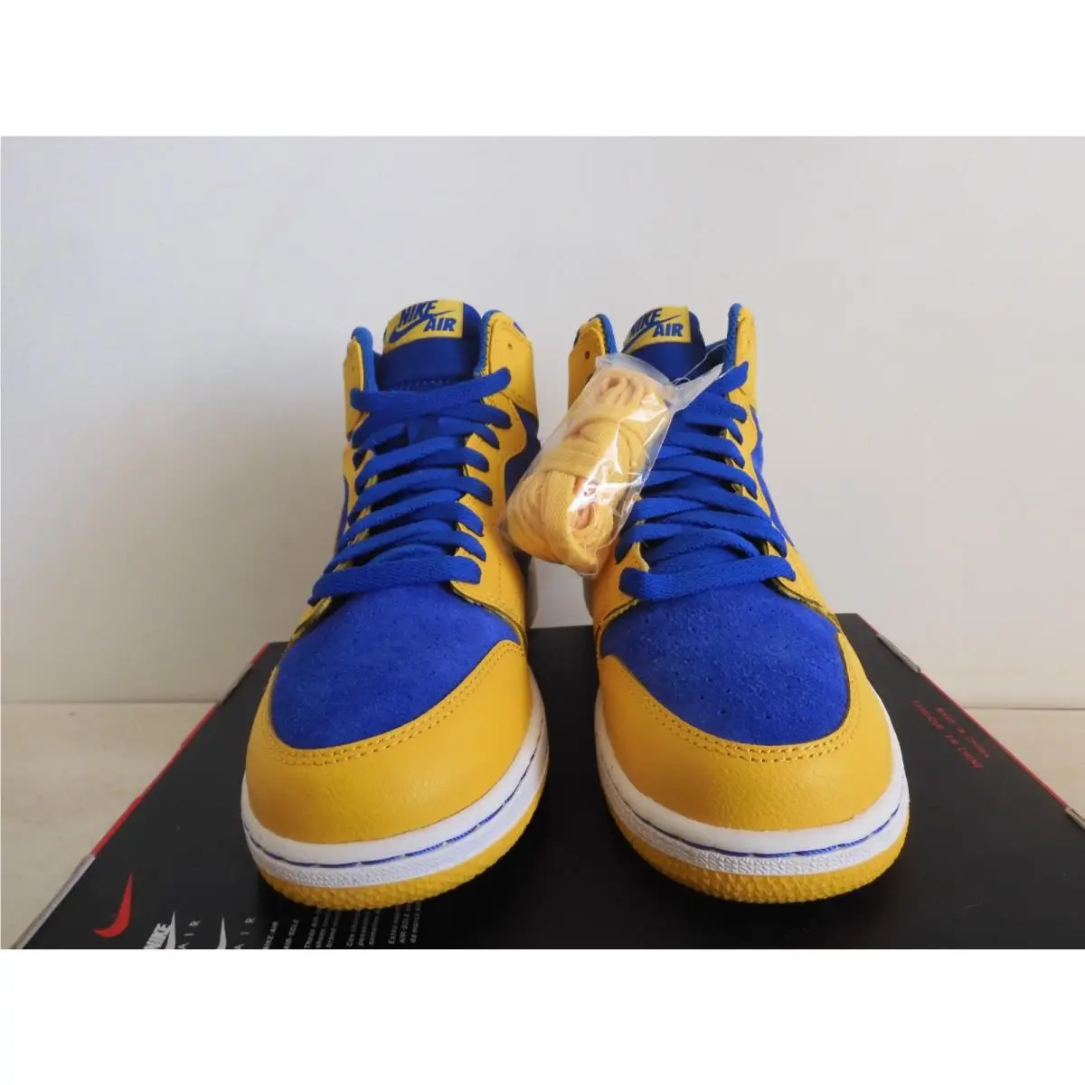 Nike shoes - Air Jordan 1 - Air - Yellow 18