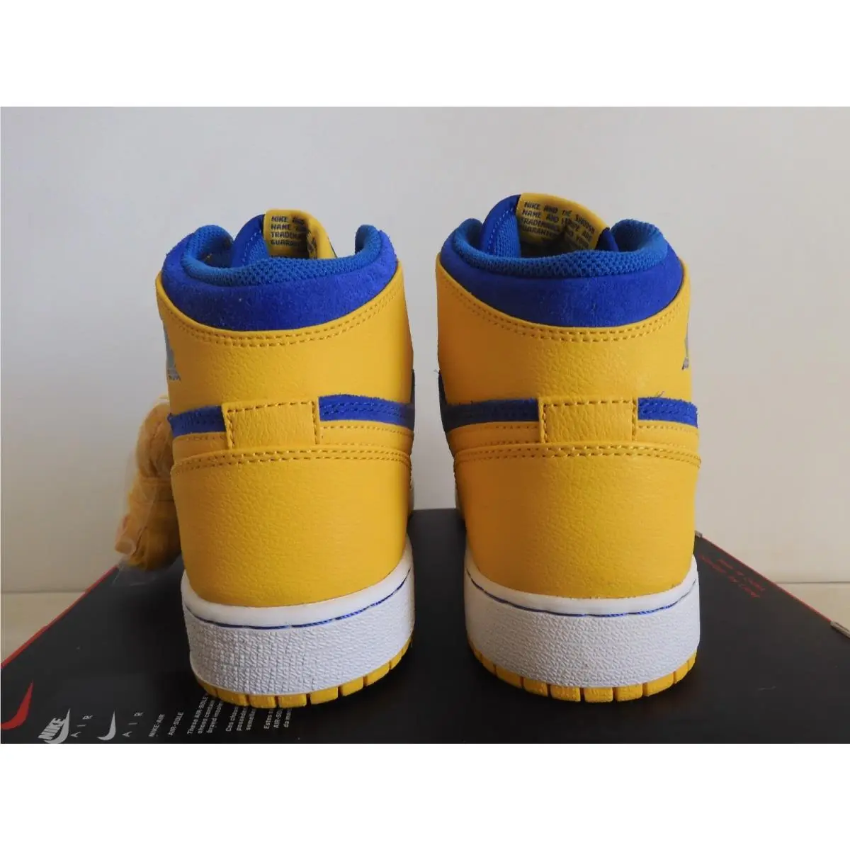 Nike shoes - Air Jordan 1 - Air - Yellow 19