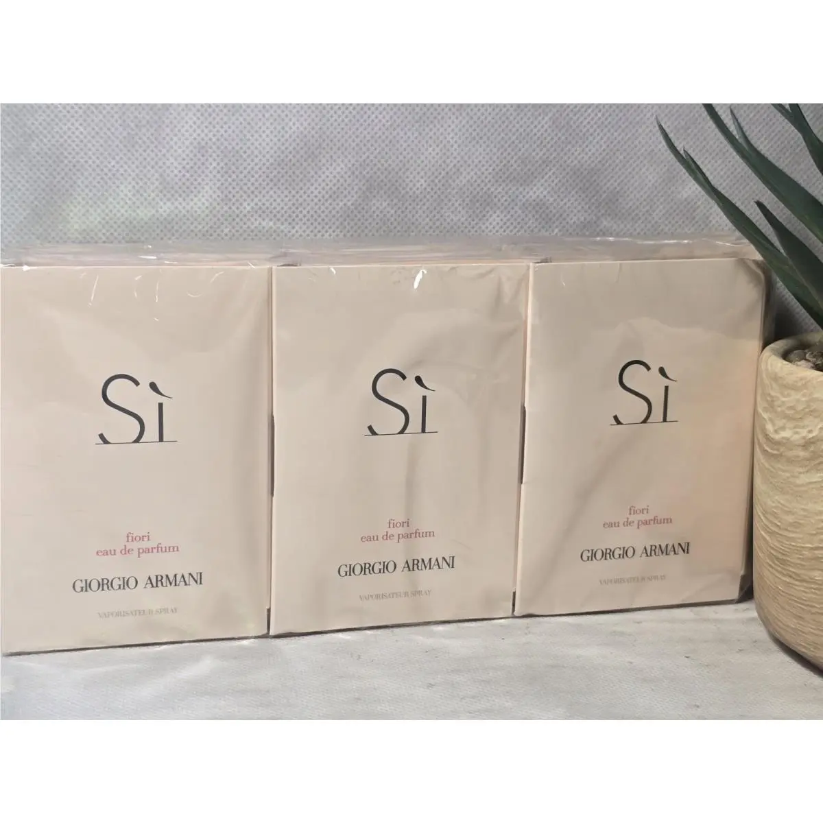 Giorgio Armani Si Fiori Eau De Parfum 0.04 Fl Oz Rare 12 Vials