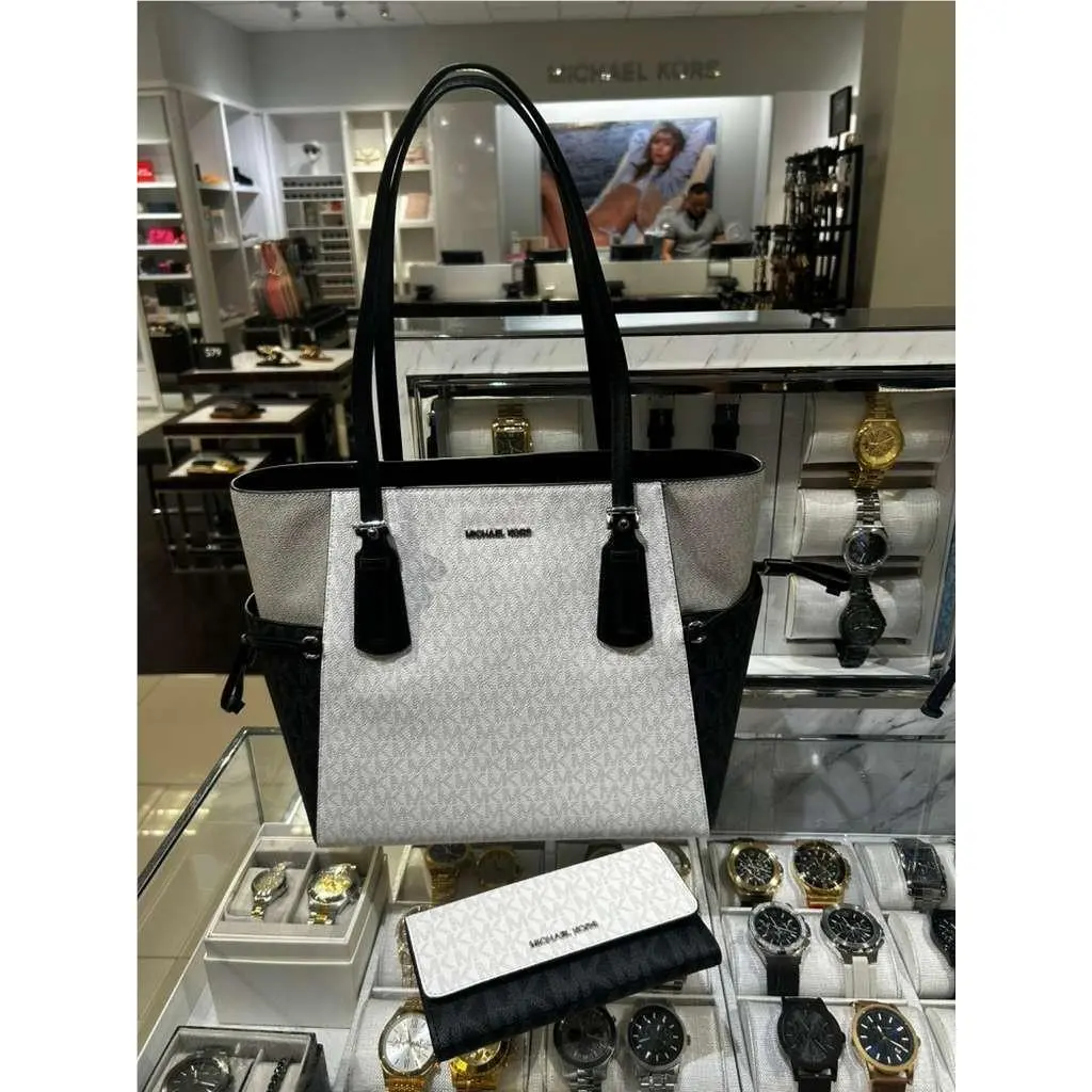Voyager Women Large MK Logo Tote Bag+trifold Wallet Combo Variation OPTIC WHITE MULTI by Michael Kors
